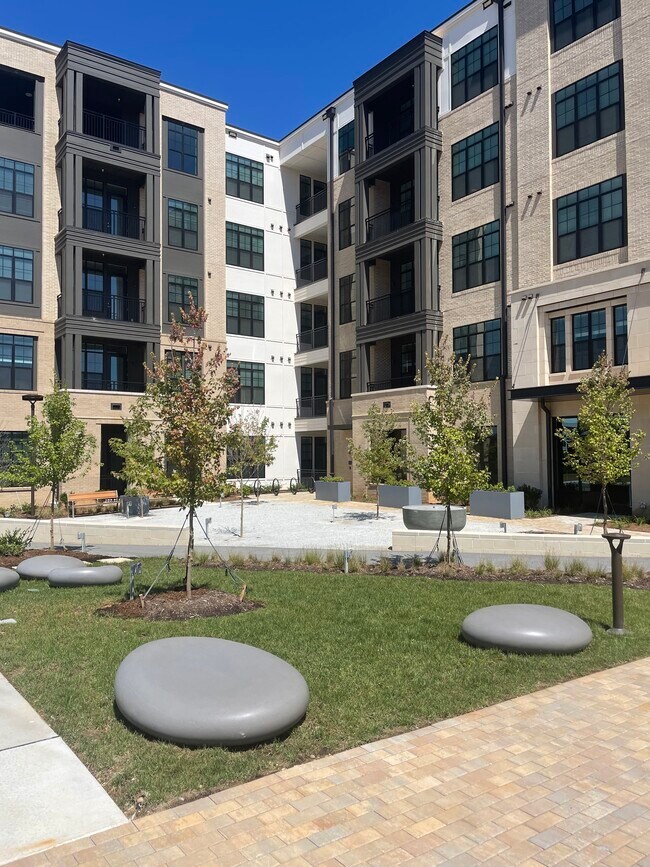 The Colony Apartments Apartments 36013701 Roxborough Pkwy Dr