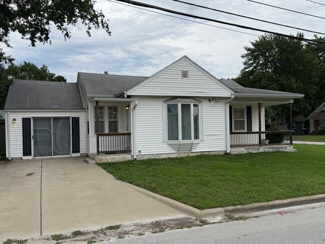 Building Photo - 1357 S Florence Ave