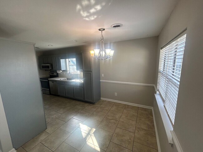 Foto del edificio - 2729 Temperance Dr