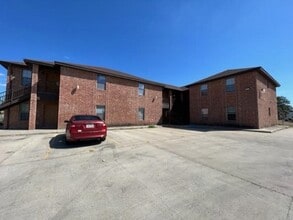 Building Photo - 1001 E Travis St