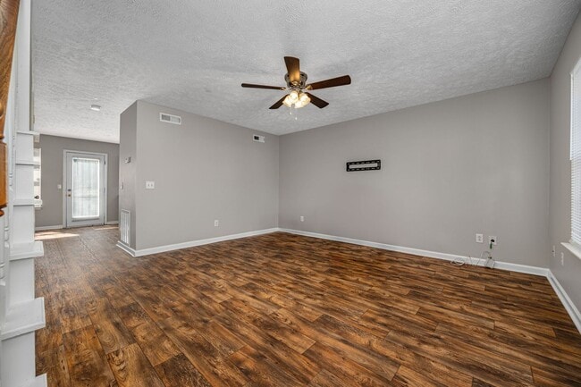 Building Photo - Hamlet Square Townhomes Unit 2410D