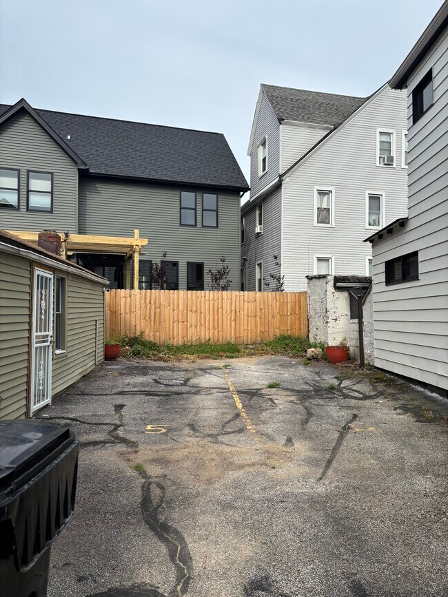 Foto del edificio - 1909 Coltman Rd