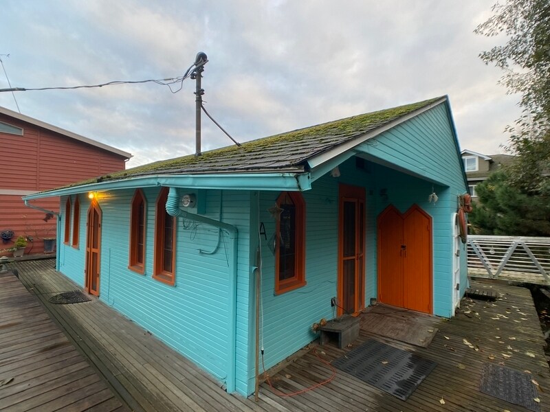 Primary Photo - 3226 Portage Bay Pl E