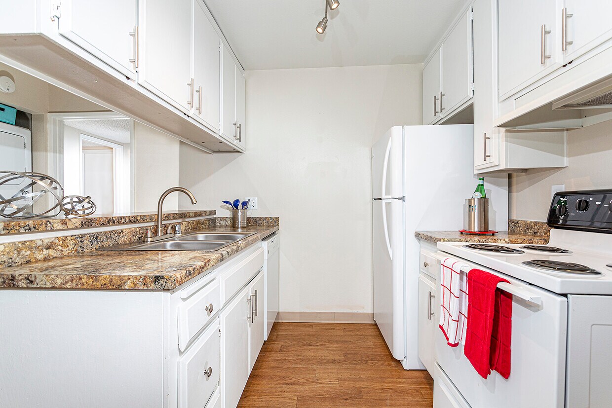 Current photos as-is pending! - 5133 N 9th St