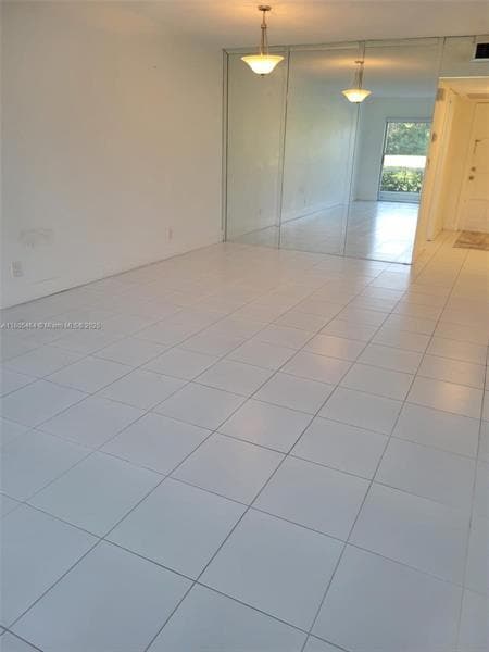 Foto del edificio - 3100 N Palm Aire Dr
