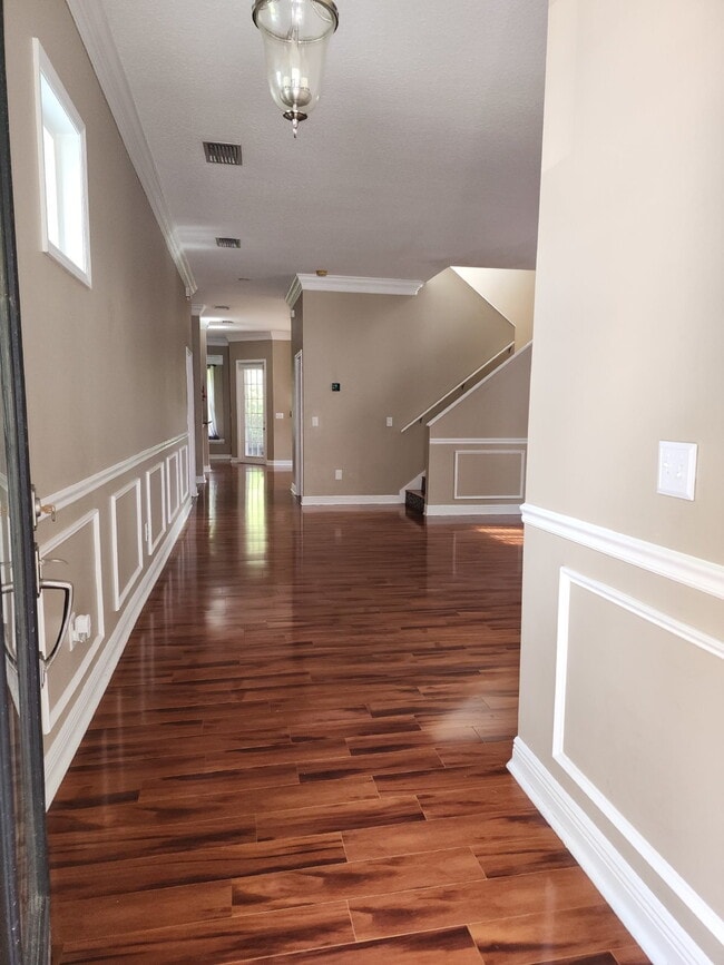 Foto del edificio - 8505 Lagerfeld Dr