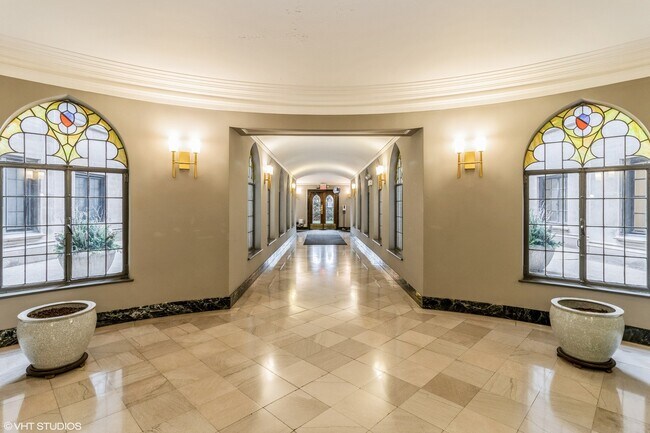 Foto del edificio - 5838 S Stony Is Ave