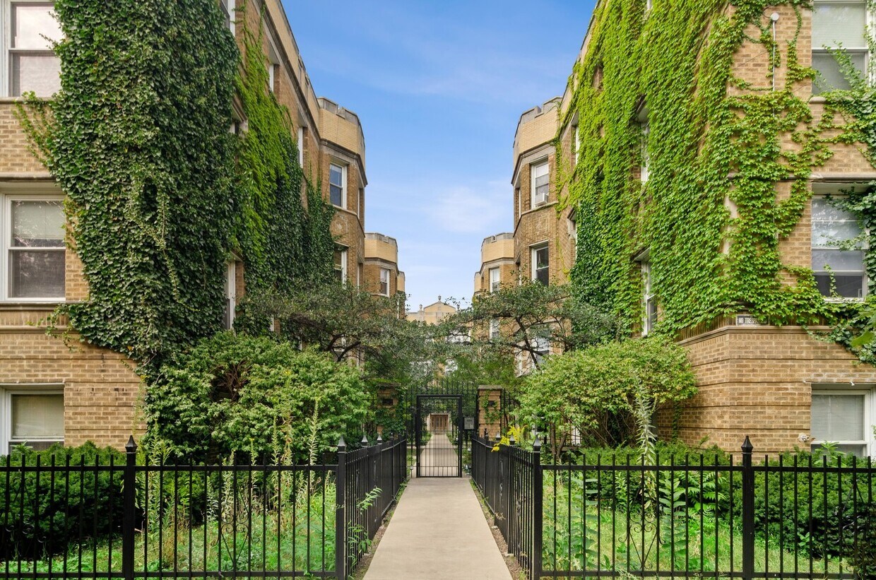 Foto principal - 1630 W Farwell Ave
