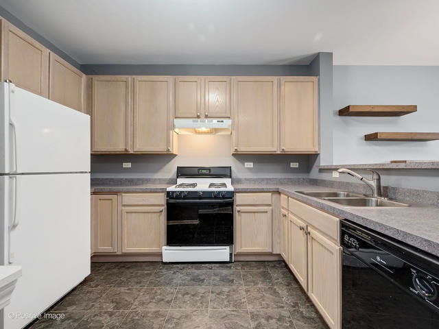 Building Photo - 835 Genesee Dr