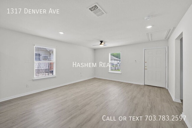 Foto del edificio - 1317 Denver Ave