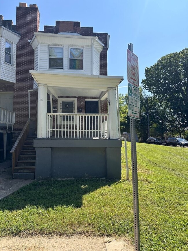 Building Photo - 101 N Gross St