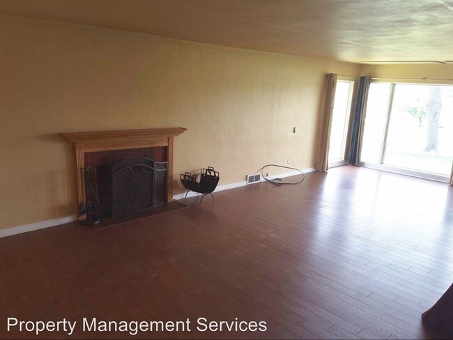 Building Photo - 3115 Greenleaf Blvd