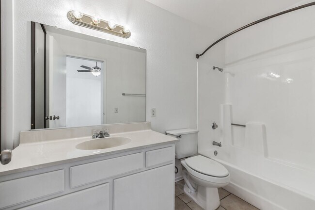 Foto del edificio - 74624 Driftwood Dr
