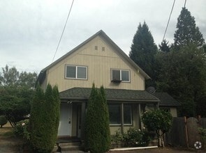 Building Photo - 449 SE 4th Ave