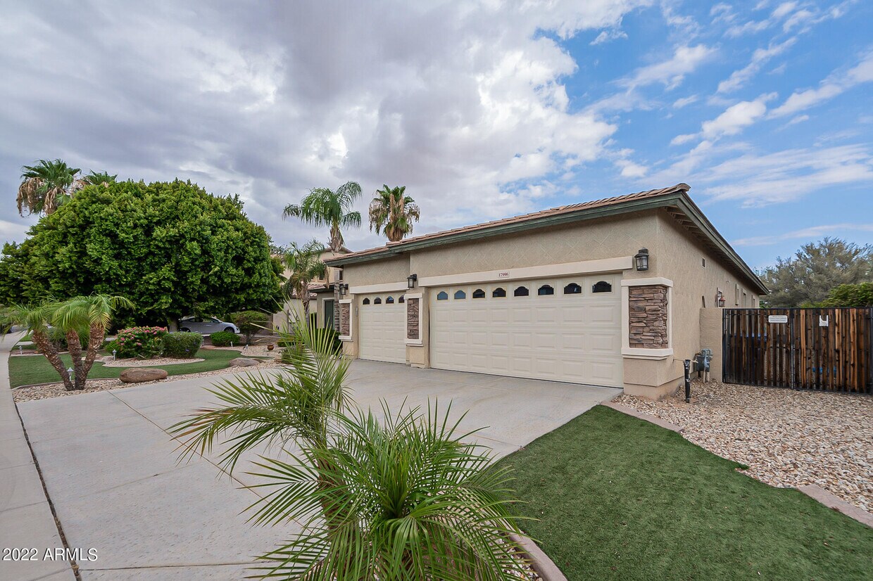 17996 W Mauna Loa Ln, Surprise, AZ 85388 House Rental in Surprise, AZ