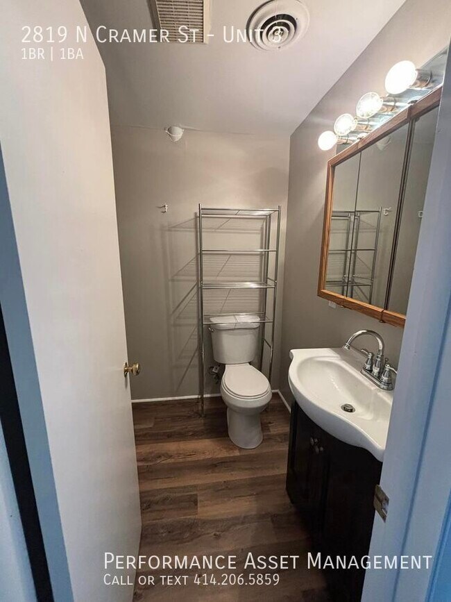 Building Photo - 1 bedroom in Riverwest Area