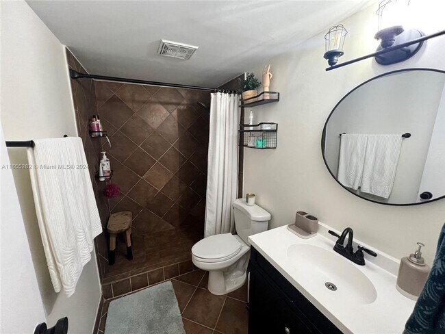 Foto del edificio - 320 NW 69th Ave