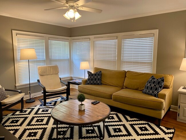 Building Photo - 517 Uams Blvd