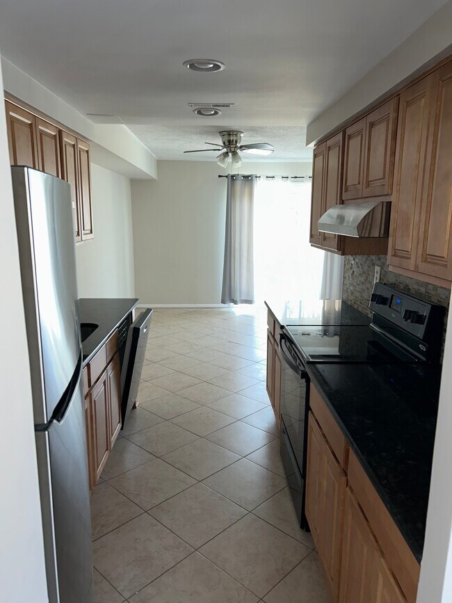 Foto del edificio - 232 Fir Tree Ct