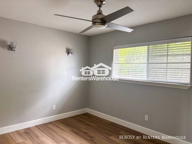 Foto del edificio - 7826 Gladstone Street C