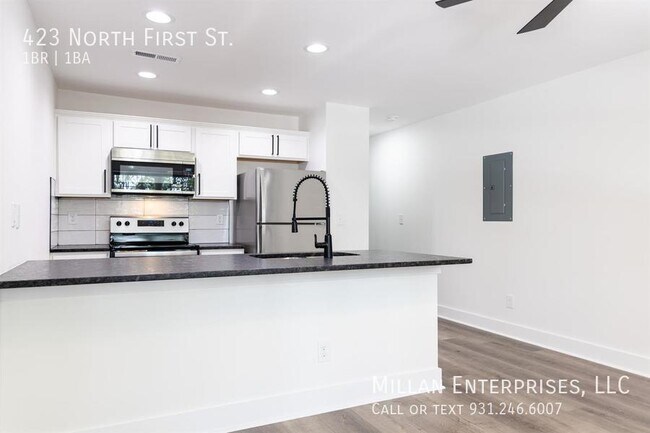 Building Photo - 423 N 1st St
