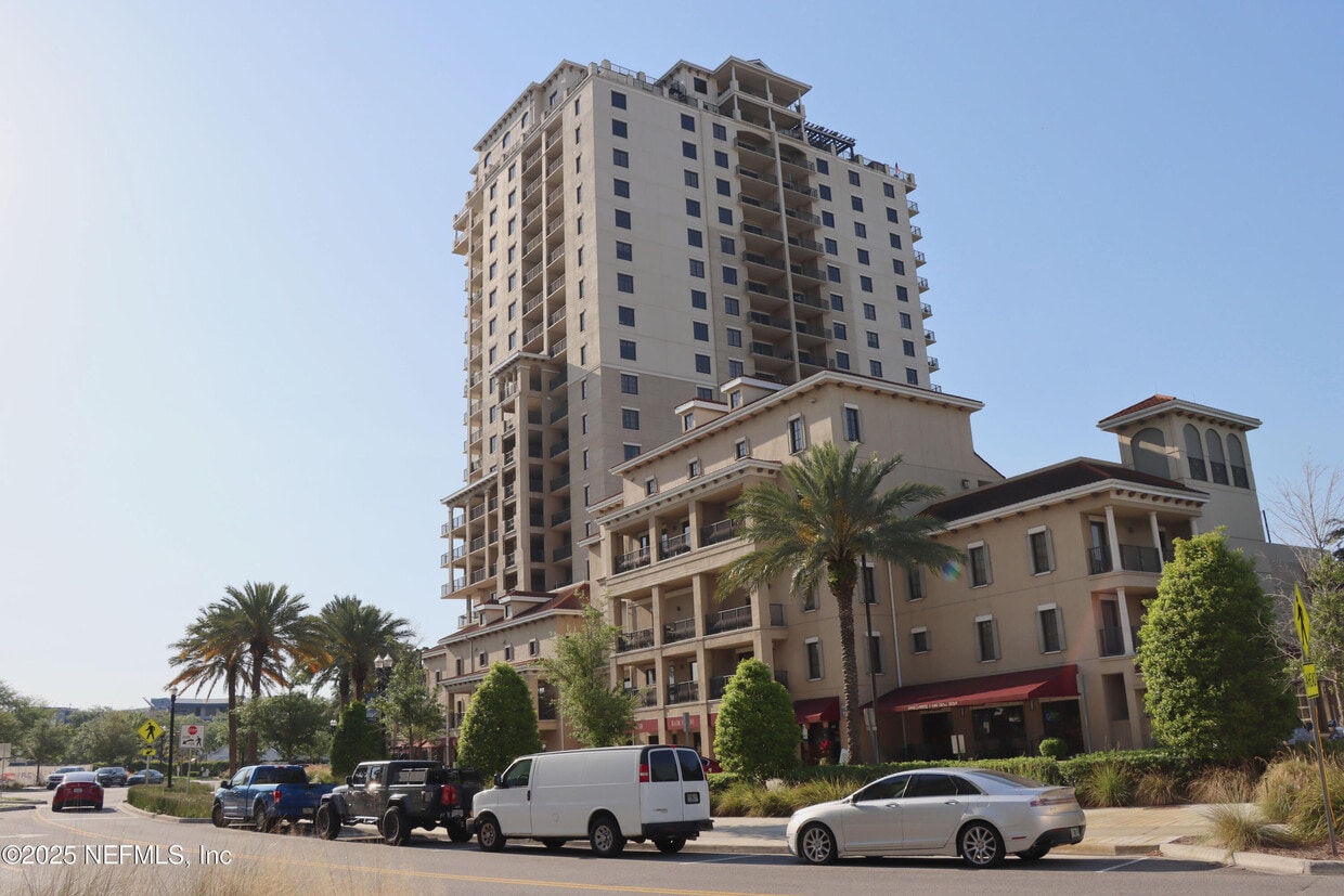 Foto principal - 1478 Riverplace Blvd