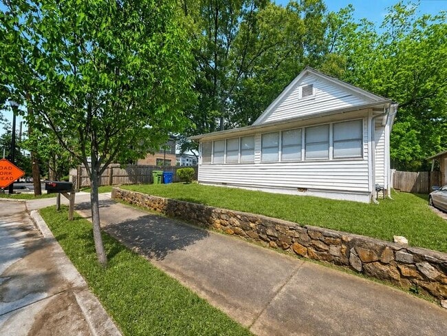 Photo - 1272 Allene Ave SW House