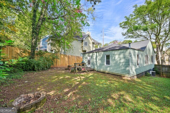 Building Photo - 173 Vanira Ave SE