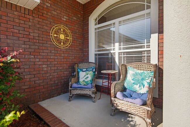 Foto del edificio - Splash in with a4/2 pool home in Holly-Cli...