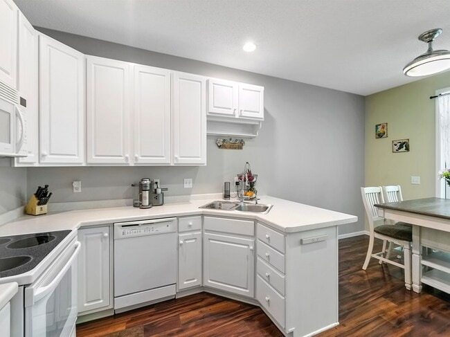 Building Photo - 1378 White Oak Dr