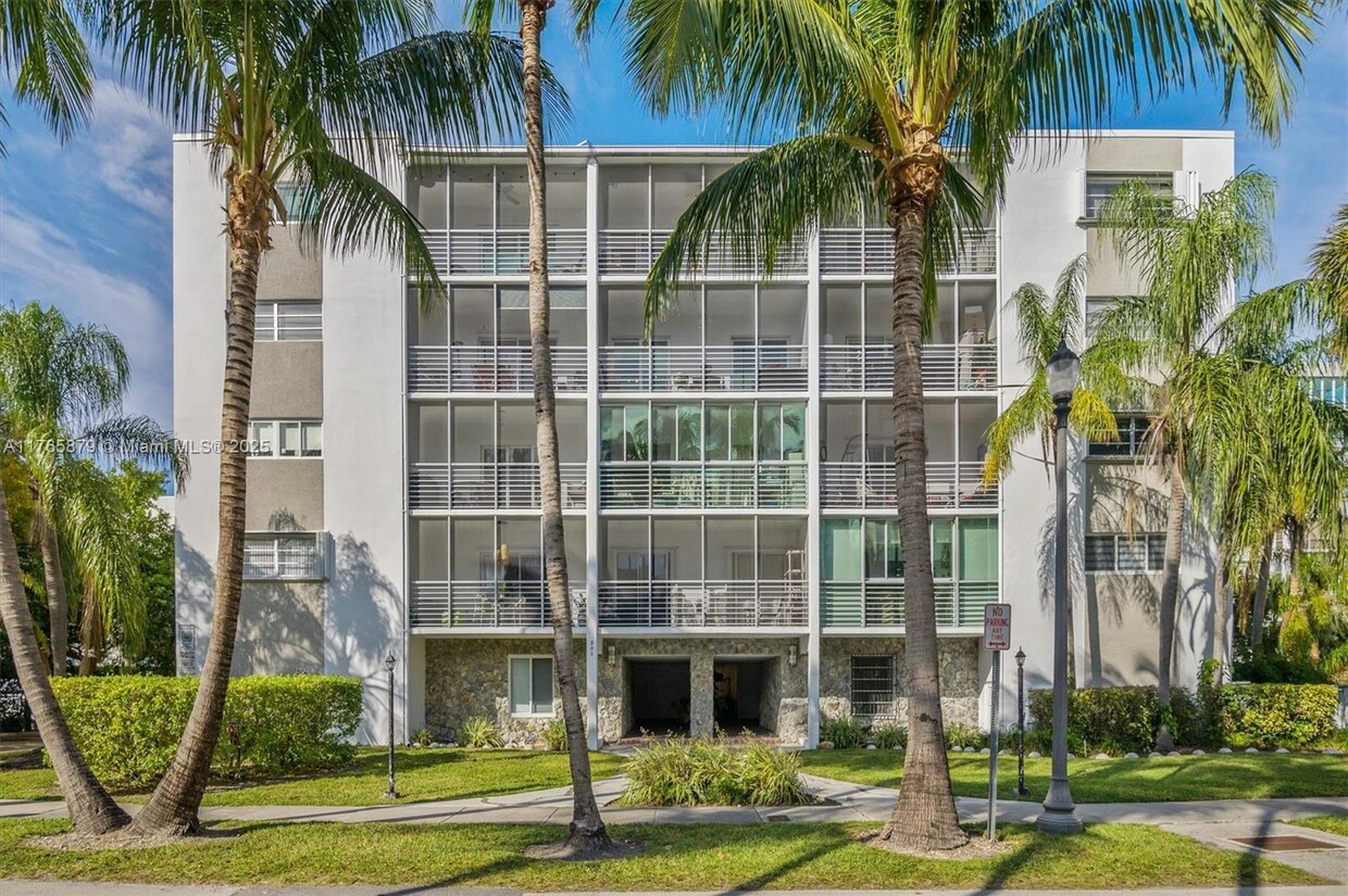 Foto principal - 301 Sunrise Dr