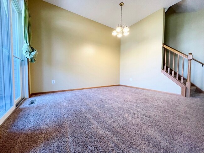 Foto del edificio - 6898 Meadow Grass Ln S