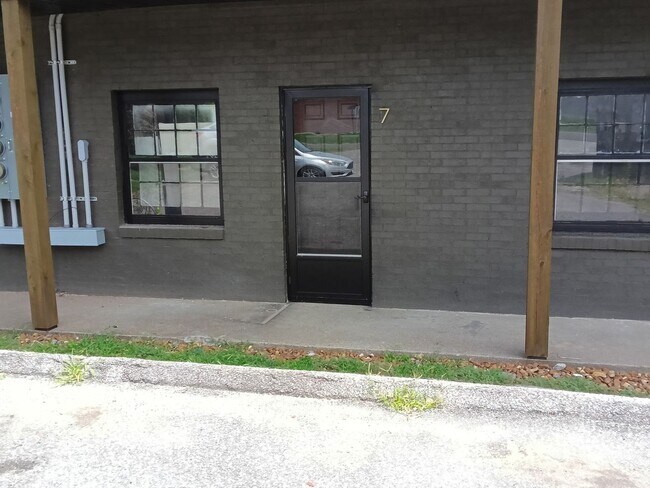 Foto del edificio - Newly remodeled 2 bedroom
