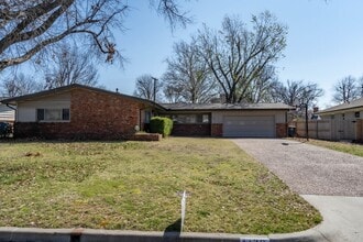 Building Photo - 4132 E 48th Pl