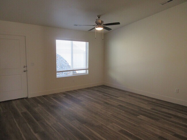 Foto del edificio - 3 Bed - 2 Bath -Newer Construction Single ...