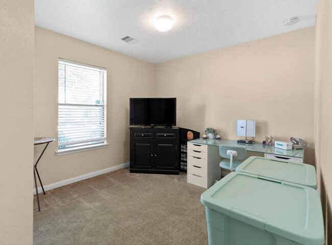 Building Photo - 16535 Burnell Oaks Ln