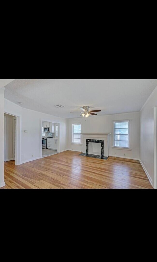 Foto del edificio - 424 Colonial Rd