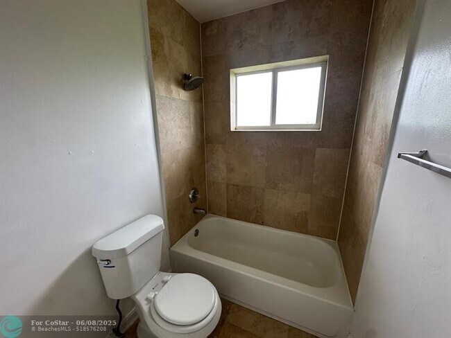 Foto del edificio - 3007 N Andrews Ave