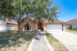 Building Photo - 808 W Chickadee Ave