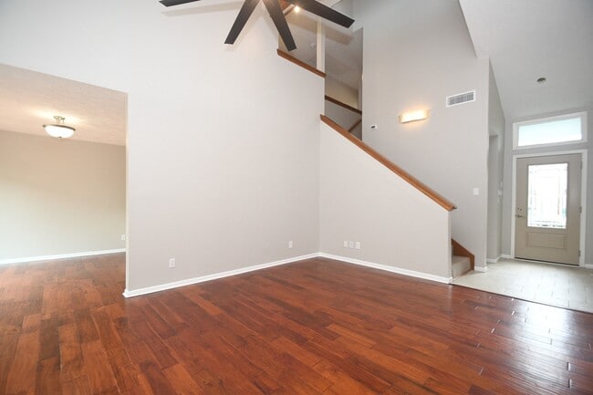 Building Photo - 239 Malone St