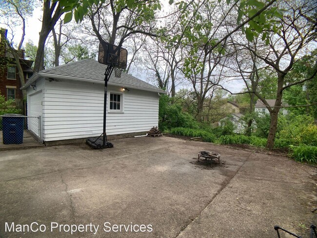 Building Photo - 4 br, 2 bath House - 1310 Amherst Place