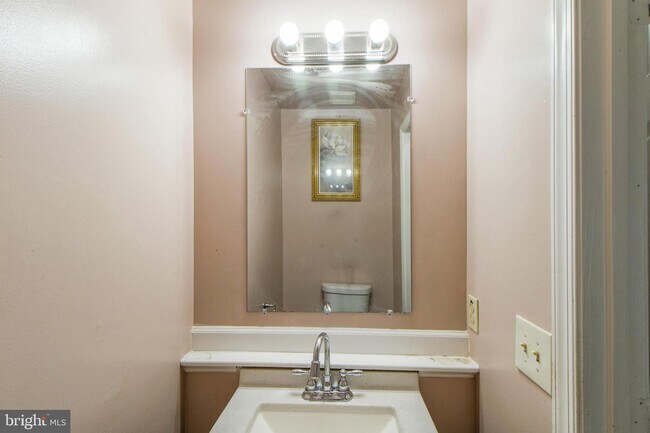 Building Photo - 4432 Blue Heron Way