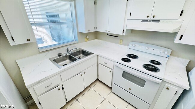 Foto del edificio - 3619 SE 9th Pl