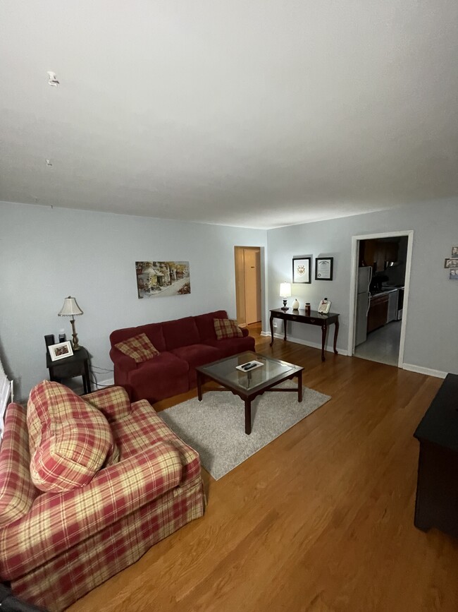 Building Photo - 2912 Abigail Dr