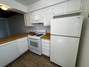Building Photo - 13309 Fruit Ave NE