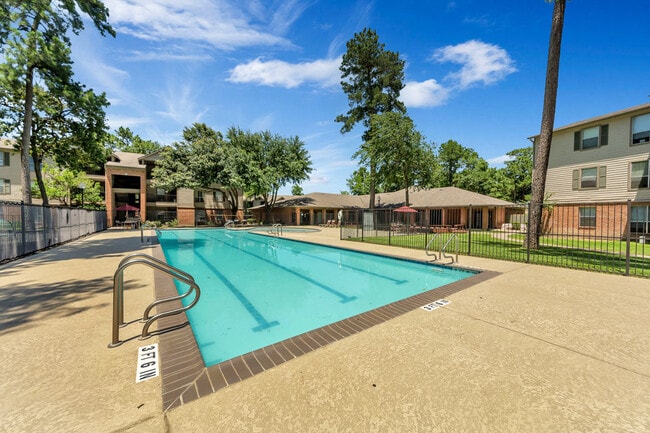 Building Photo - The Retreat at Spring Apartments