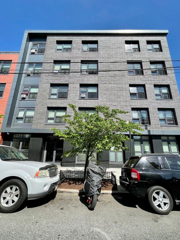 Primary Photo - Bergen Saratoga Apartments