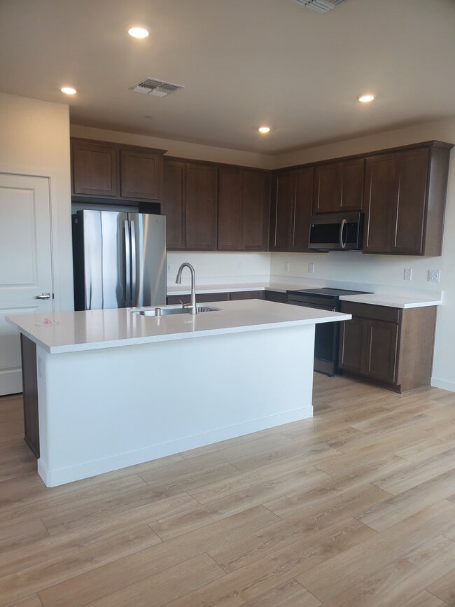 Foto del edificio - 1112 Bengal Loop