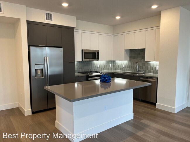Building Photo - 2 br, 2 bath House - 3512 Vision Common #101