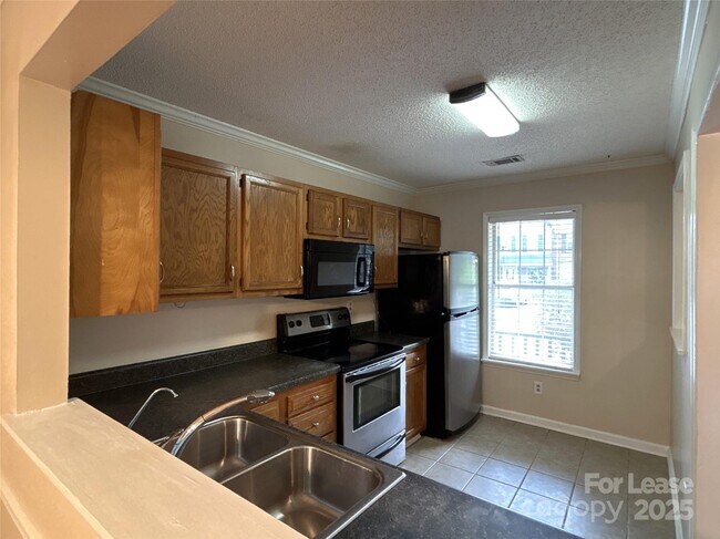 Foto del edificio - 8258 Golf Ridge Dr